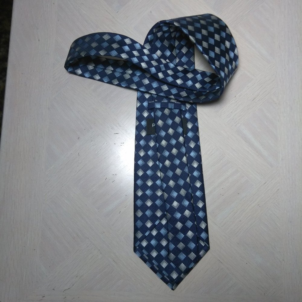 "Pierre Cardin" Diamond Design Tie - Picture 6 of 10